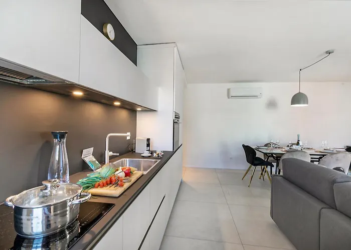 Daire Corte Di - Happy *